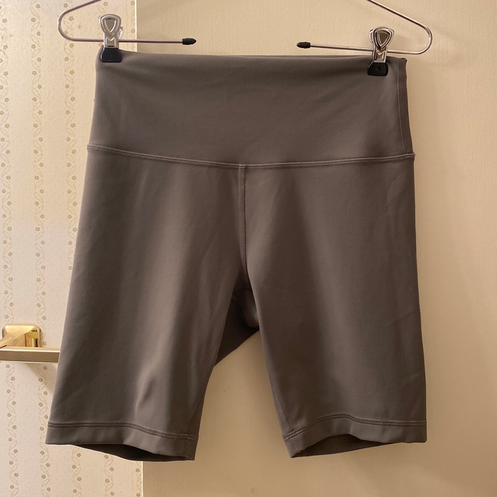 Lululemon Wunder Train Shorts 8”